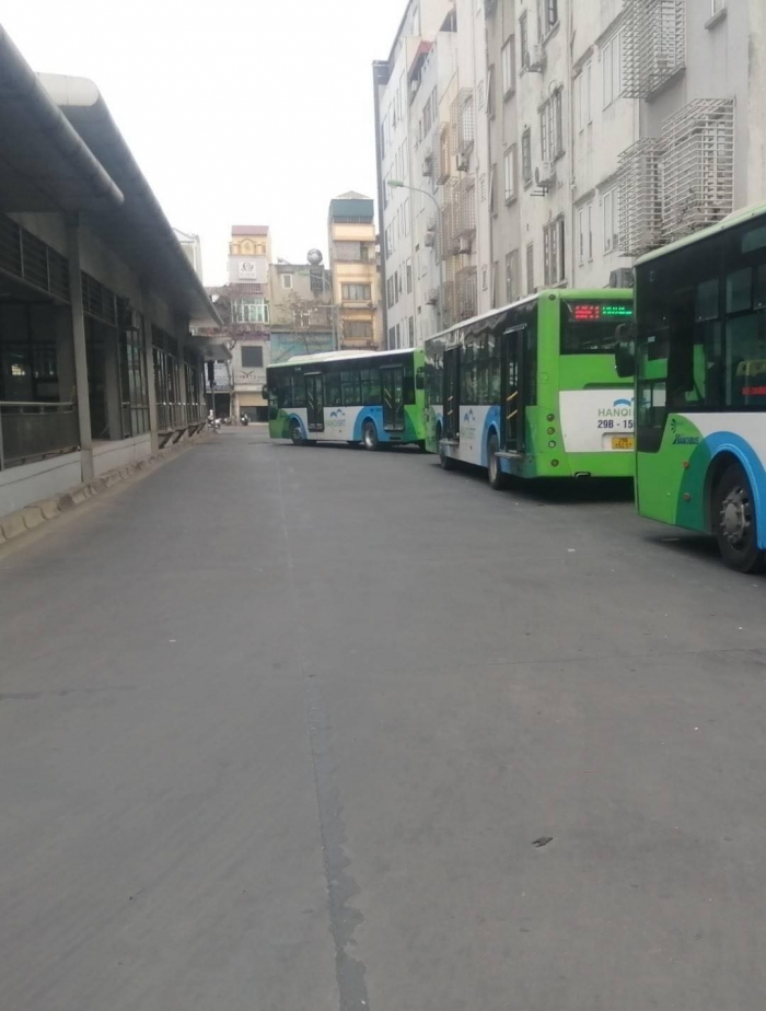 Netizen-run-so-khi-nhin-thay-hinh-anh-nha-ve-sinh-tai-ben-xe-kim-ma-3