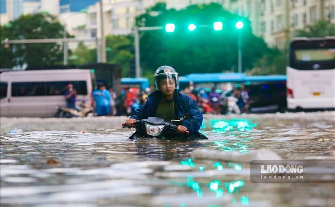 Trung-tam-du-bao-khi-tuong-thuy-van-quoc-gia-ha-noi-sap-mua-to-tro-lai-tu-15h-chieu-ngay-10-9