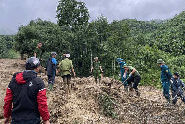 Sau-vu-sat-lo-xoa-so-lang-nu-lao-cai-lai-sat-lo-khien-7-nguoi-tu-vong-10