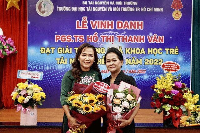 Danh-tinh-nha-khoa-hoc-nu-duoc-unesco-vinh-danh-tung-dat-giai-thuong-khcn-quoc-te-uy-tin-7