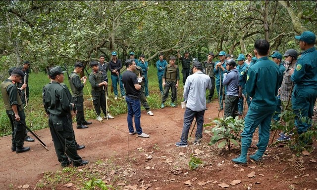 he-lo-nhung-kho-khan-khong-tuong-ma-500-canh-sat-phai-tra-gia-khi-truy-bat-nghi-pham-le-sy-tung-2
