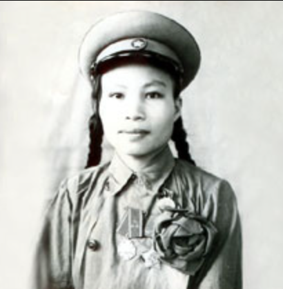 Nu-anh-hung-dai-tien-cua-quan-doi-viet-nam-thang-10-tran-trong-8-thang-duoc-bac-ngoi-ca-lien-tuc