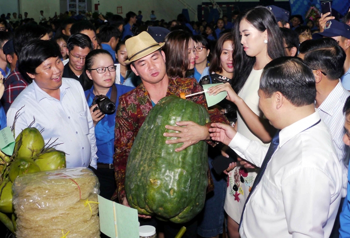 Loai-bi-dao-nang-60kg-qua-duy-nhat-1-lang-o-binh-dinh-trong-ra-qua-nang-bi-an-nam-o-nuoc-tuoi-6