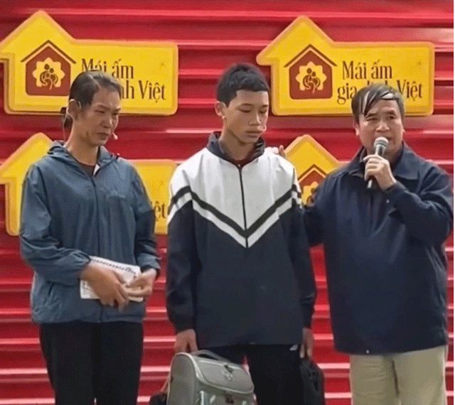 Nguoi-dan-ong-o-ha-noi-tang-manh-dat-50m2-cho-hang-xom-danh-tinh-chu-dat-va-cau-chuyen-phia-sau-2