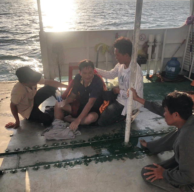 Vu-3-nguoi-troi-dat-48h-trren-bien-tinh-hinh-suc-khoe-hien-tai-co-nan-nhan-bi-ca-ria-vao-da-thit-7