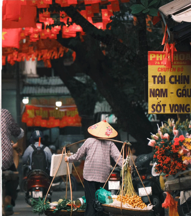 Loat-tuyen-pho-ha-noi-khoac-ao-moi-co-do-sao-vang-cha-mung-80-nam-quoc-khanh-2-9-4