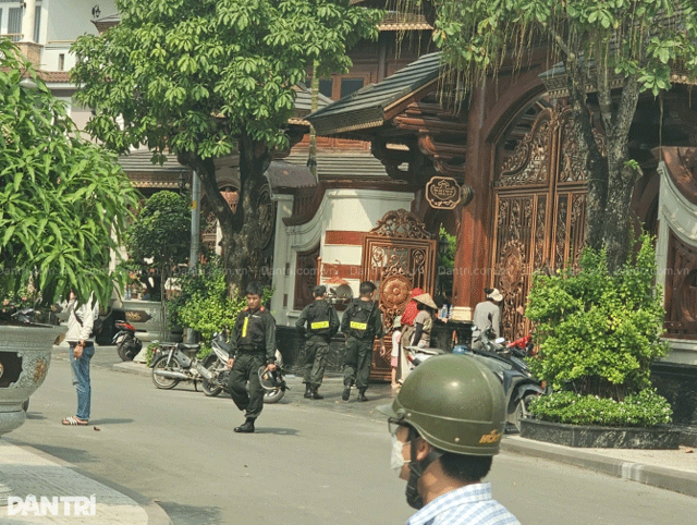 Hang-xom-he-lo-tin-nong-vu-gan-100-canh-sat-den-biet-phu-400m2-cua-chu-chuoi-tham-my-vien-mailisa