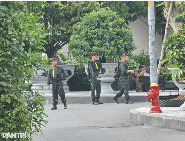 Hang-xom-he-lo-tin-nong-vu-gan-100-canh-sat-den-biet-phu-400m2-cua-chu-chuoi-tham-my-vien-mailisa-2