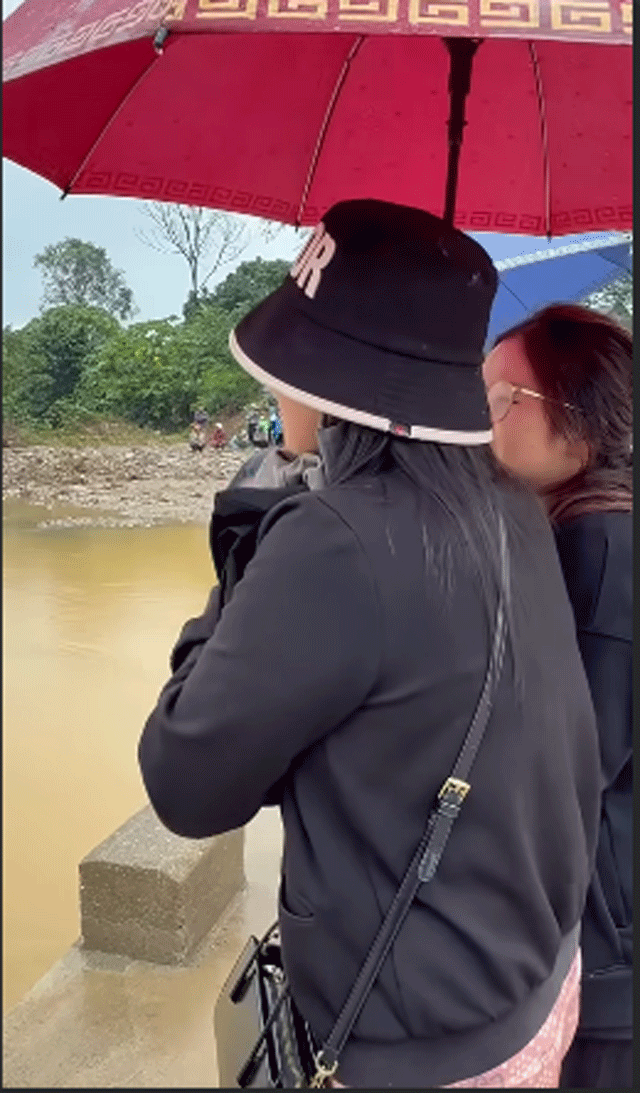 Cuoc-goi-cuoi-cung-giua-tai-xe-xe-tai-voi-vo-truoc-khi-bi-lu-cuon-troi-tinh-hinh-tim-kiem-tai-xe-6