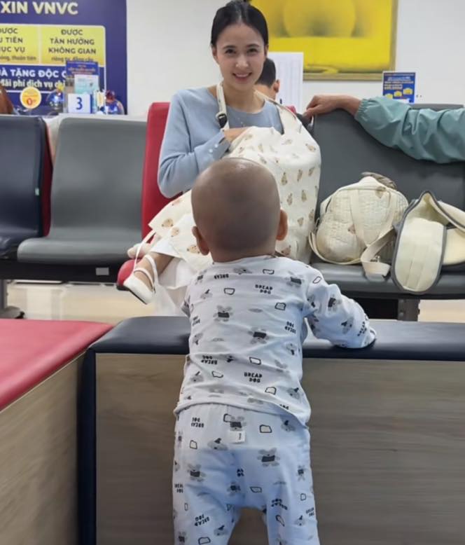 Danh-tinh-me-bim-be-con-di-tiem-khien-dan-tinh-tram-tro-vi-giong-my-nhan-dep-nhat-philippines-2