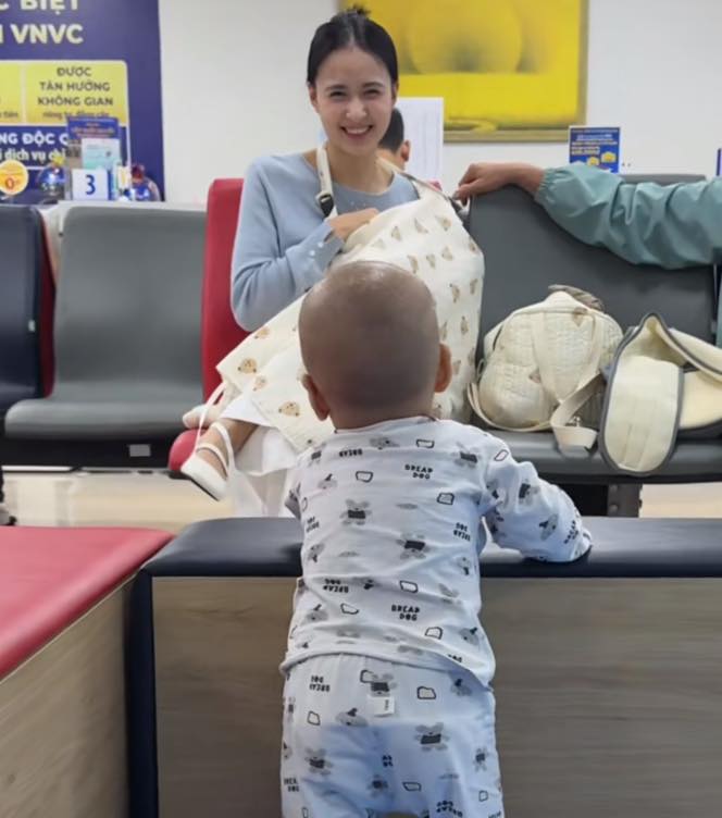 Danh-tinh-me-bim-be-con-di-tiem-khien-dan-tinh-tram-tro-vi-giong-my-nhan-dep-nhat-philippines-3