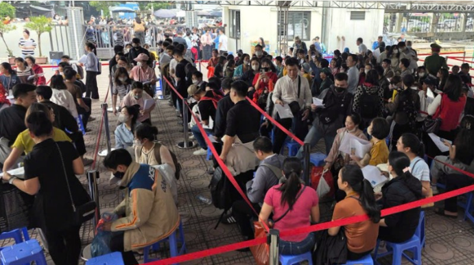 Them-quy-trinh-tiep-nhan-ho-so-mua-nha-o-xa-hoi-ma-nguoi-mua-can-nam-ro-de-tranh-phai-chen-lan-1