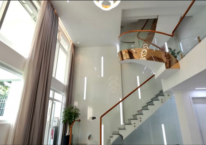 Vo-chong-tien-luat-thu-trang-giau-co-nao-can-biet-thu-be-the-o-tphcm-va-khoi-tai-san-choang-ngop-8