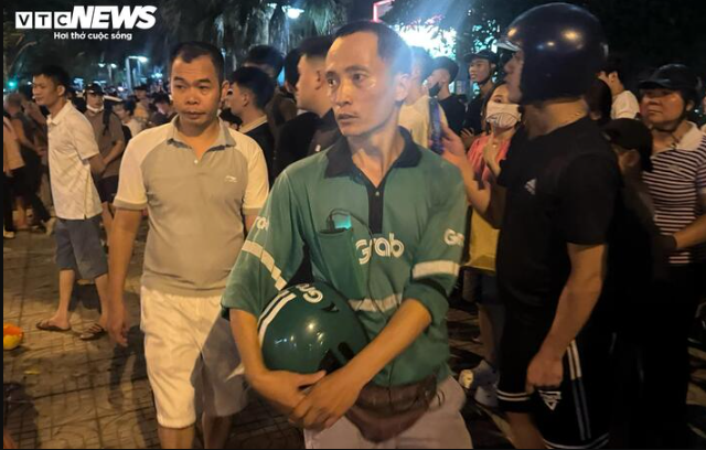 Xuat-hien-nguoi-hung-trong-vu-xe-dien-tong-lien-hoan-khien-1-nguoi-chet-o-ha-noi-cdm-khen-het-loi-2