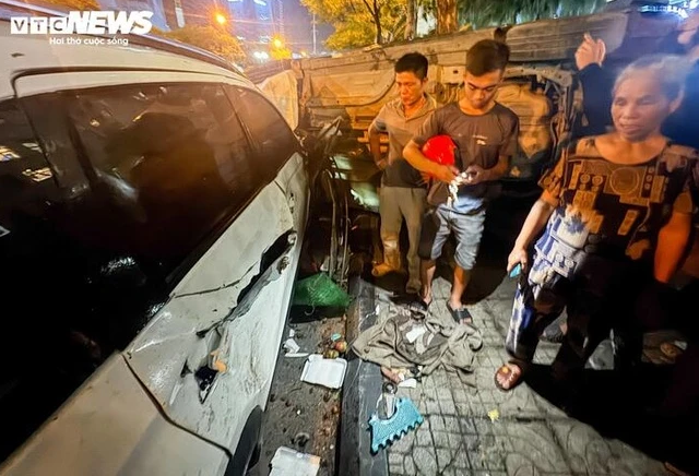 Xuat-hien-nguoi-hung-trong-vu-xe-dien-tong-lien-hoan-khien-1-nguoi-chet-o-ha-noi-cdm-khen-het-loi-5