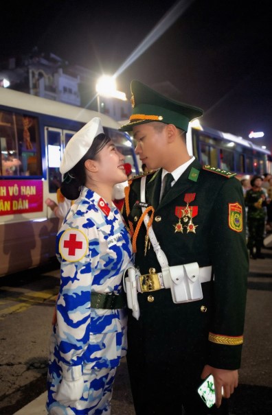 cap-doi-nen-duyen-khi-cung-tham-gia-a80-ca-2-du-dinh-ra-mat-gia-dinh-va-tinh-duyen-lau-dai-sau-le-3