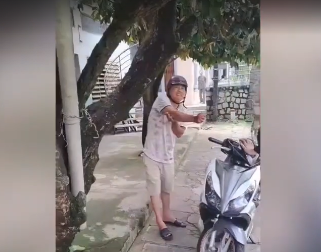 vu-tran-lot-dong-nai-ten-cuop-lay-coc-tien-xong-dam-vao-dui-tai-xe-oto-tan-cong-ca-nguoi-truy-bat-1