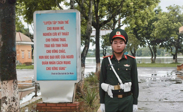 Nhan-tin-bo-mat-set-le-ky-niem-80-nam-quoc-khanh-chien-si-tham-gia-dieu-binh-nen-dau-o-lai