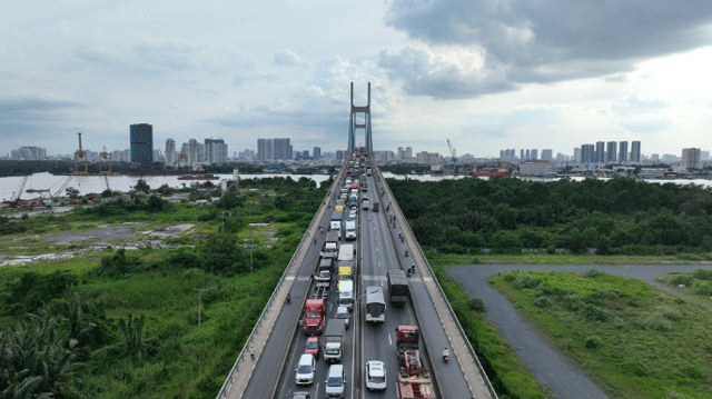 Tphcm-hien-truong-am-anh-vu-xe-tai-tong-lien-hoan-7-oto-con-tren-cau-he-lo-nguyen-nhan-dang-sau-5
