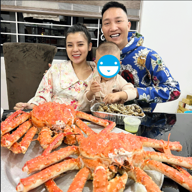 Boc-tran-cong-thuc-kiem-fame-huan-hoa-hong-da-su-dung-suot-5-nam-ma-khong-phai-ai-cung-nhan-ra-1