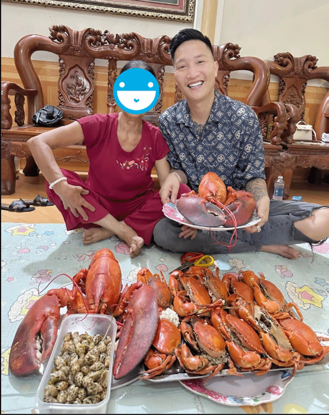 Boc-tran-cong-thuc-kiem-fame-huan-hoa-hong-da-su-dung-suot-5-nam-ma-khong-phai-ai-cung-nhan-ra-2