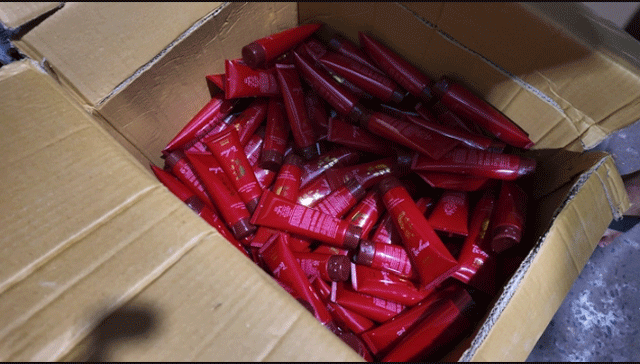 Tphcm-tinh-tiet-gay-am-anh-vu-san-xuat-loat-my-pham-gia-mang-nhieu-nhan-hieu-noi-tieng-8