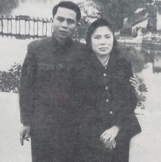 Ong-hoang-nam-tien-dot-ngot-qua-doi-van-chuan-bi-ke-hoach-ghi-hinh-sach-ve-bo-me-trong-sang-31-7