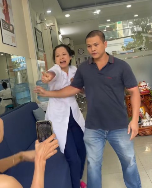 vu-clip-chu-nha-khoa-hanh-hung-khach-hang-nguyen-nhan-xo-xat-va-danh-tinh-2-nguoi-phu-nu-trong-clip-5