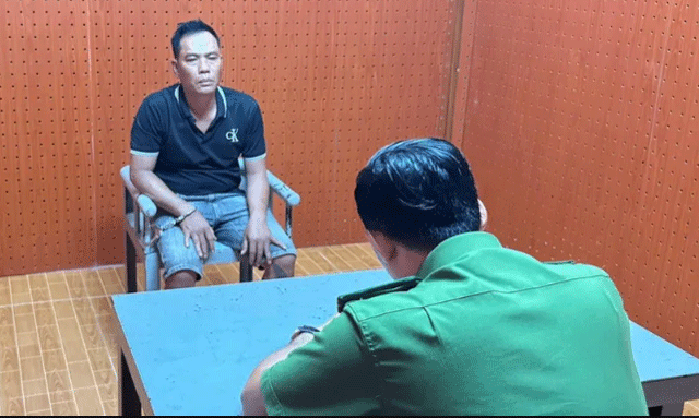 Bat-giua-2-doi-tuong-cuop-giat-day-chuyen-vang-100-trieu-dong-o-tphcm-mot-doi-tuong-co-5-tien-an-2