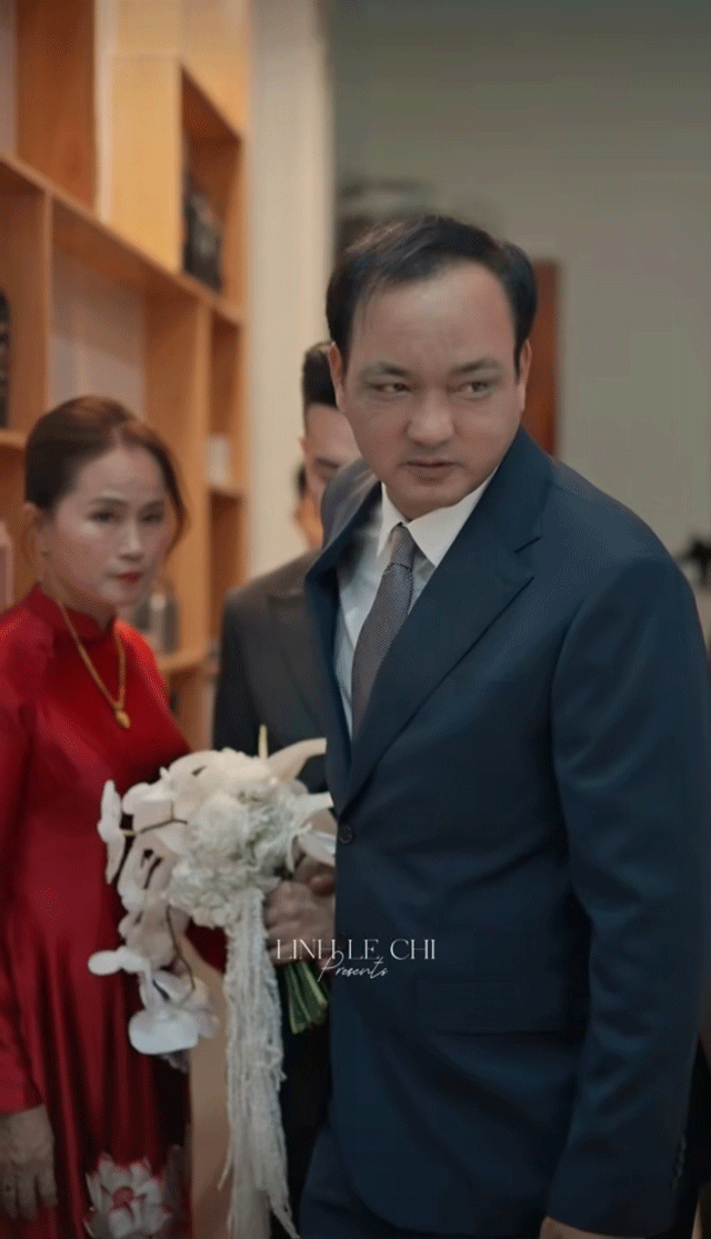 Cap-nhat-toan-bo-dam-cuoi-cua-do-thi-ha-cung-chong-doanh-nhan-chu-re-lien-tuc-lau-nuoc-mat-cho-vo-2