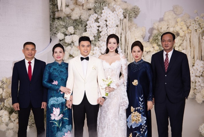 cap-nhat-toan-canh-dam-cuoi-hoa-hau-do-thi-ha-va-viet-vuong-tiec-cuoi-sang-het-nac-quy-tu-dan-sao-dinh-dam-3