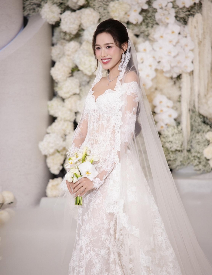 cap-nhat-toan-canh-dam-cuoi-hoa-hau-do-thi-ha-va-viet-vuong-tiec-cuoi-sang-het-nac-quy-tu-dan-sao-dinh-dam-9