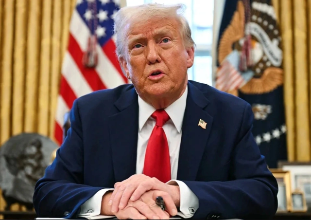tt-trump-co-tuyen-bo-chan-dong-viec-vien-tro-quan-su-cho-ukraine-sau-khi-tt-putin-tu-choi-ngung-ban