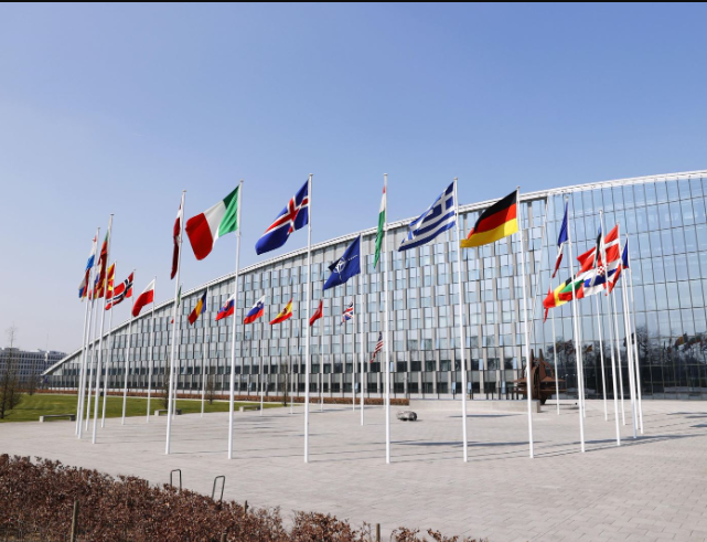 ukraine-bat-tay-voi-cac-thanh-vien-nato-huy-diet-nga-voi-1-hanh-dong-gay-chan-dong-5