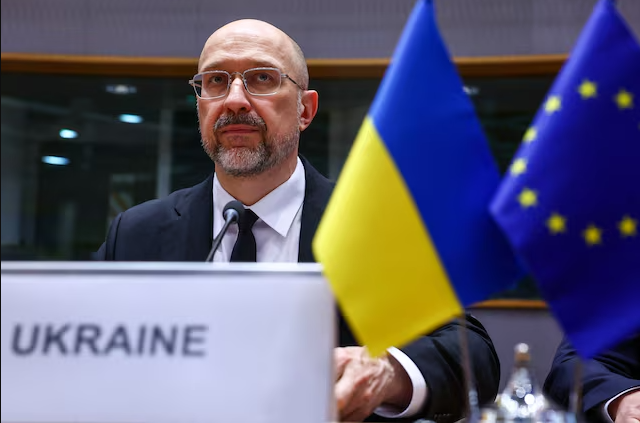 Ukraine-tuyen-bo-chan-dong-so-tien-tung-duoc-my-vien-tro-va-thong-tin-nong-ve-thoa-thuan-khoang-san