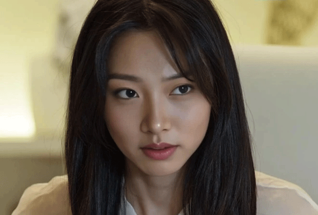 Dung-ai-thay-the-hh-thuy-tien-phim-chot-don-doi-mat-voi-nguy-co-lo-nang-sau-3-ngay-cong-chieu-4