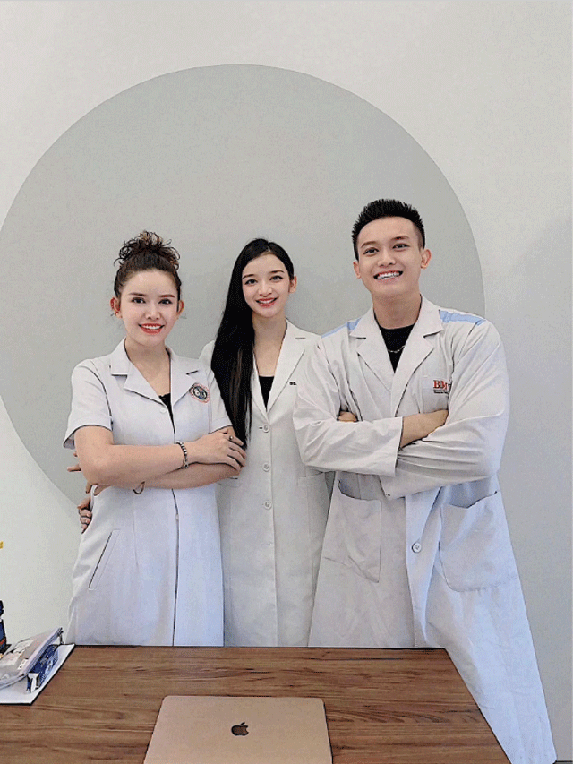 a-hau-3-miss-grand-vietnam-2025-nha-co-3-chi-em-deu-lam-bac-si-dat-a-vuong-va-au-hau