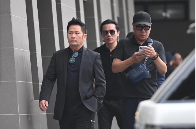 Toan-canh-le-vieng-me-ca-si-tuan-hung-vao-sang-ngay-17-11-nghe-si-tu-long-va-dan-sao-co-mat-tu-som-8