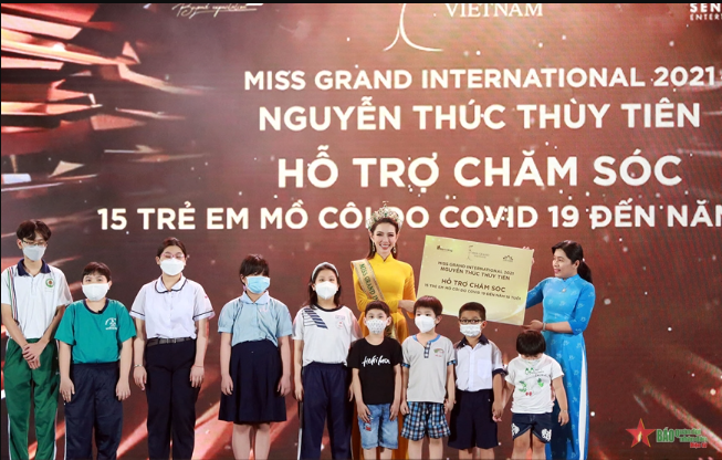 Hoa-hau-nguyen-thuc-thuy-tien-tung-tham-gia-nhung-hoat-dong-tu-thien-noi-bat-nao-truoc-khi-bi-bat