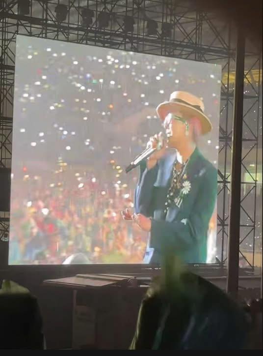 gdragon-chay-het-minh-duoi-mua-tai-my-dinh-dem-nhac-di-vao-lich-su-voi-hang-chuc-nghin-khan-gia-viet-2