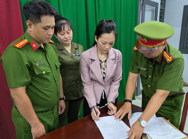 Thong-tin-nong-ve-muc-hinh-phuat-bac-si-nha-khoa-bop-co-danh-khach-nhap-vien-co-the-phai-doi-dien-2 (1)