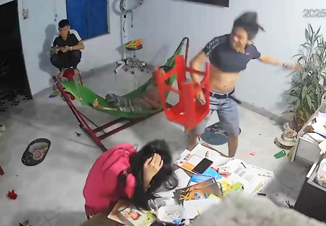 Anh-trai-he-lo-nguyen-nhan-cam-ghe-danh-em-gai-da-man-va-ly-do-me-chung-kien-nhung-khong-can-ngan-3