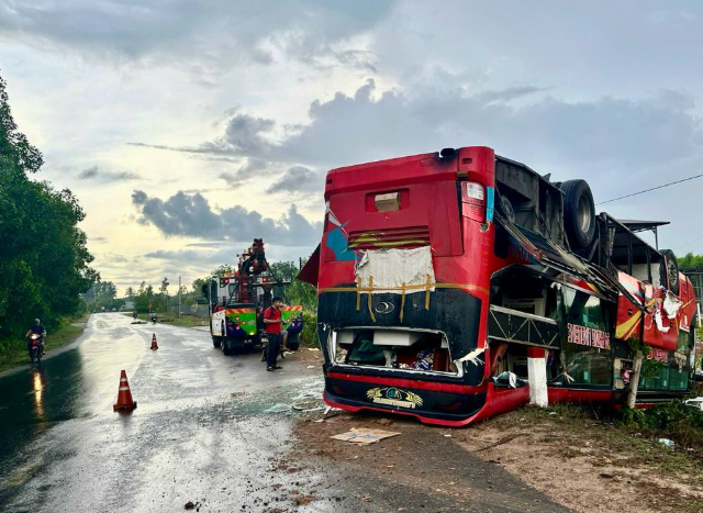 Hien-truong-vu-xe-cho-24-khach-lat-ngua-tren-quoc-lo-csgt-cong-an-tinh-binh-thuan-thong-tin-vu-viec-2