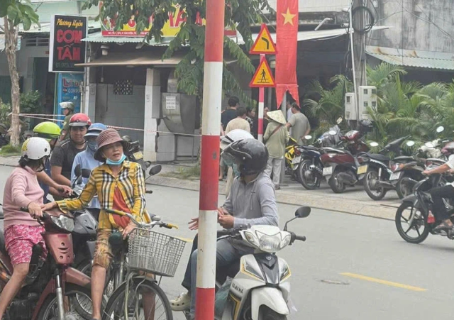 Cu-ba-80-tuoi-bi-mot-nguoi-dan-ong-bop-co-den-chet-gia-dinh-soc-khi-thay-canh-tuong-nay-qua-camera