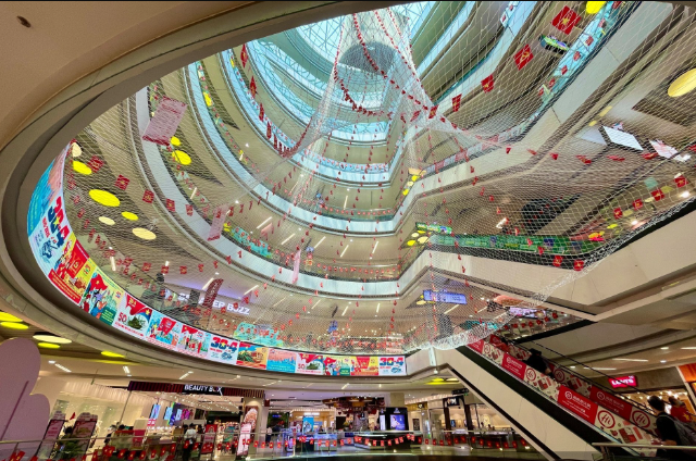 Nong-nhieu-nguoi-dang-keo-nhau-den-van-hanh-mall-som-nhat-co-the-nguyen-nhan-dang-sau-gay-xon-xao-1