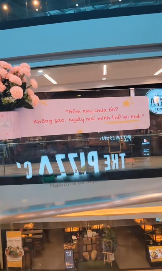Nong-nhieu-nguoi-dang-keo-nhau-den-van-hanh-mall-som-nhat-co-the-nguyen-nhan-dang-sau-gay-xon-xao-6