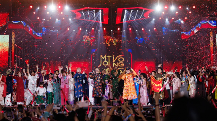 Hot-mot-bo-phim-viet-da-vuot-tham-tu-kien-va-lat-mat-8-chiem-top-1-phong-ve-sau-nua-ngay-cong-chieu-7