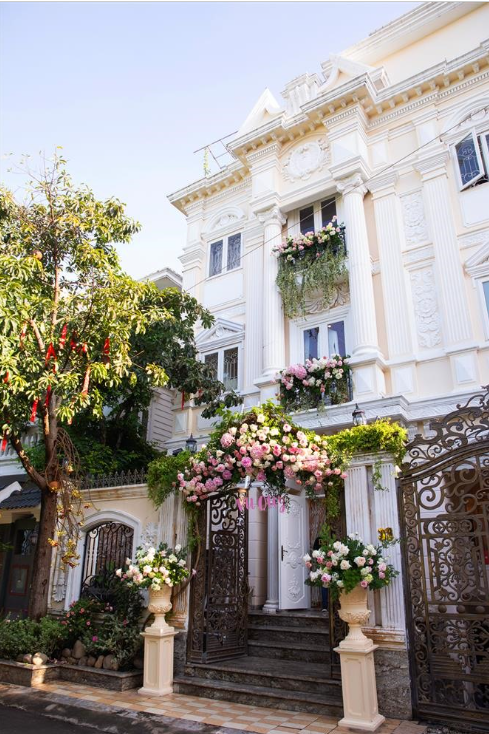 Minh-hang-giau-co-nao-can-canh-biet-thu-dat-vuon-o-tphcm-dong-nai-cua-nu-ca-si-gay-choang-1