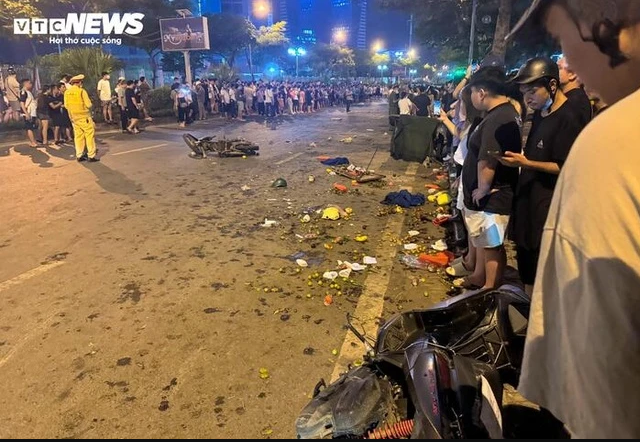 Xuat-hien-nguoi-hung-trong-vu-xe-dien-tong-lien-hoan-khien-1-nguoi-chet-o-ha-noi-cdm-khen-het-loi-4