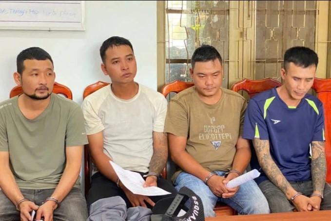 dak-lak-4-doi-tuong-danh-nam-tai-xe-oto-thuong-tat-14-chi-vi-mot-cuoc-xe-nhan-cai-ket-dang